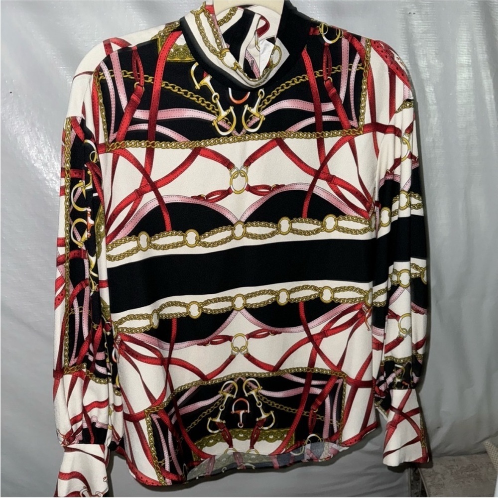 Chic Women's Black and Red equestrian Chain Print Top
